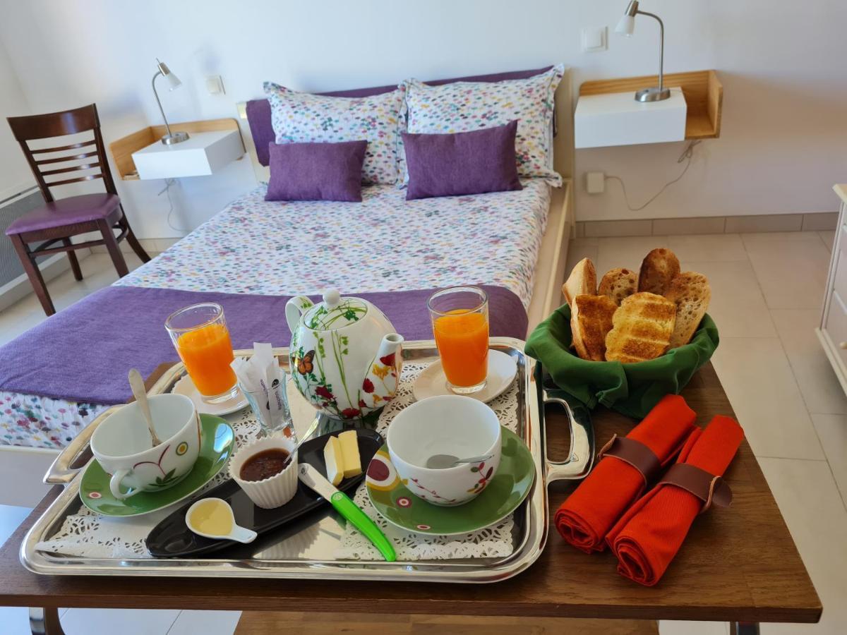 Chambres D'Hotes B&B La Bergeronnette Avec Piscine Couverte Chauffee Bizanet エクステリア 写真